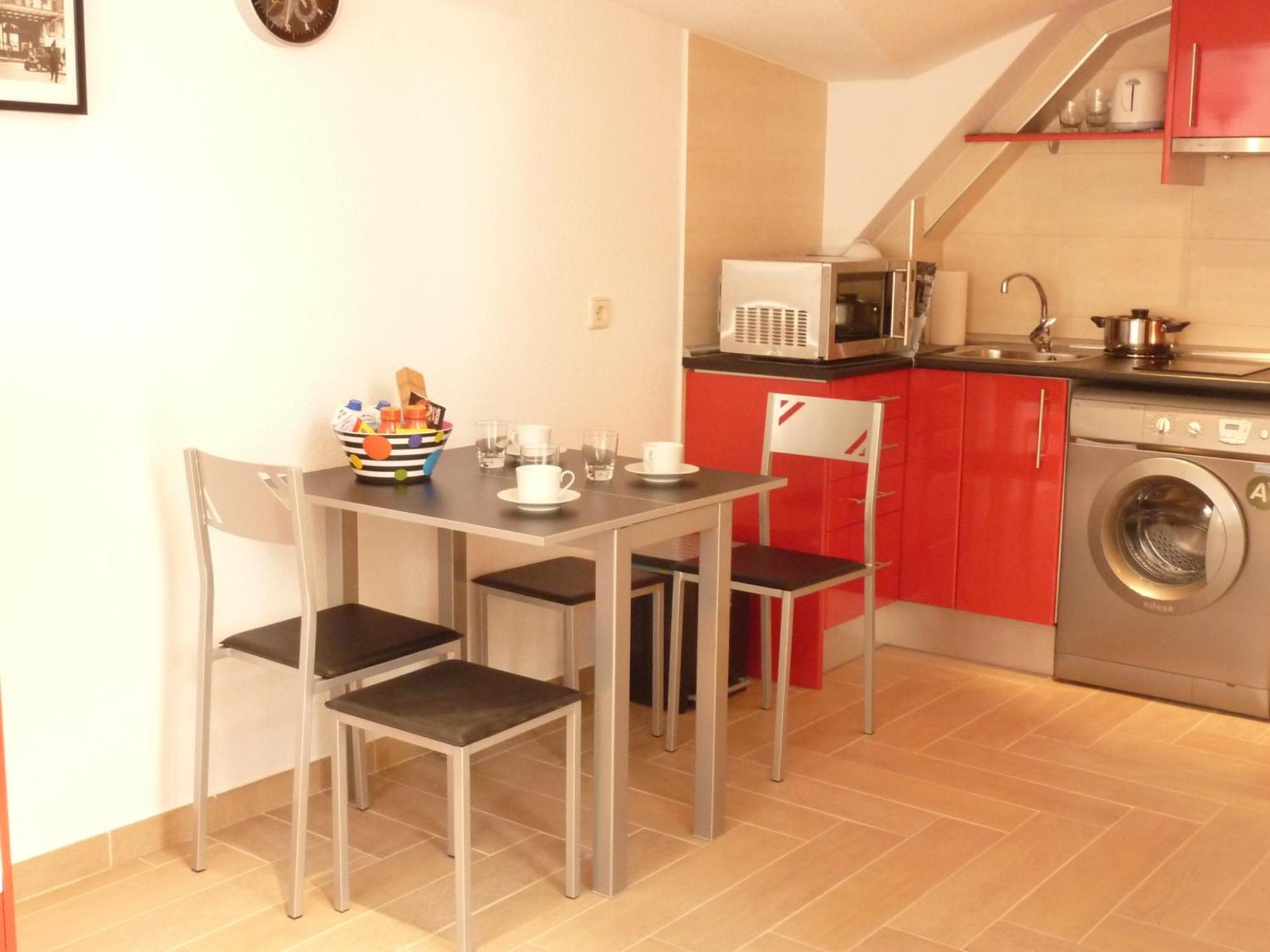 Apartamentos Madrid Centro ภายนอก รูปภาพ