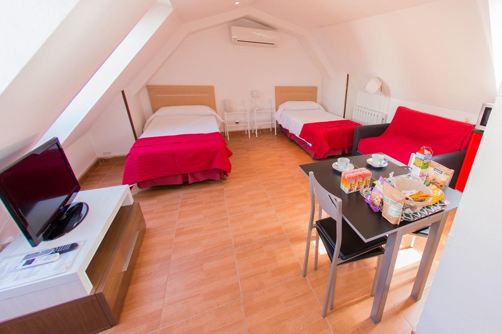 Apartamentos Madrid Centro ภายนอก รูปภาพ