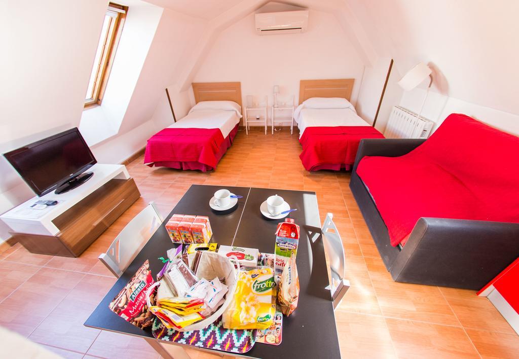 Apartamentos Madrid Centro ภายนอก รูปภาพ