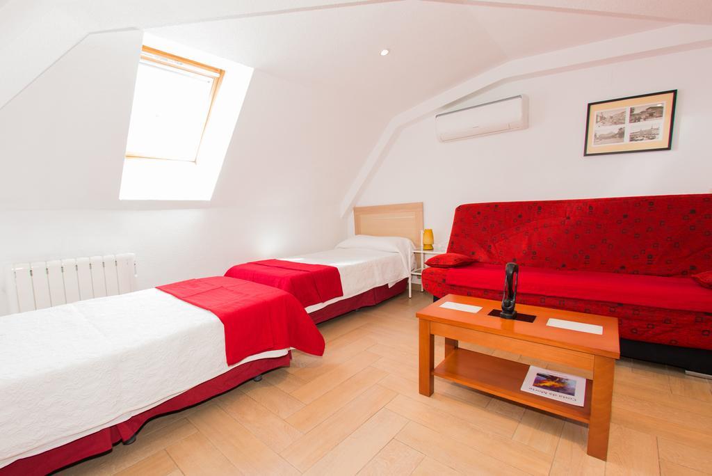 Apartamentos Madrid Centro ภายนอก รูปภาพ