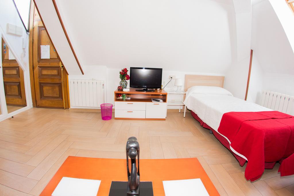 Apartamentos Madrid Centro ภายนอก รูปภาพ