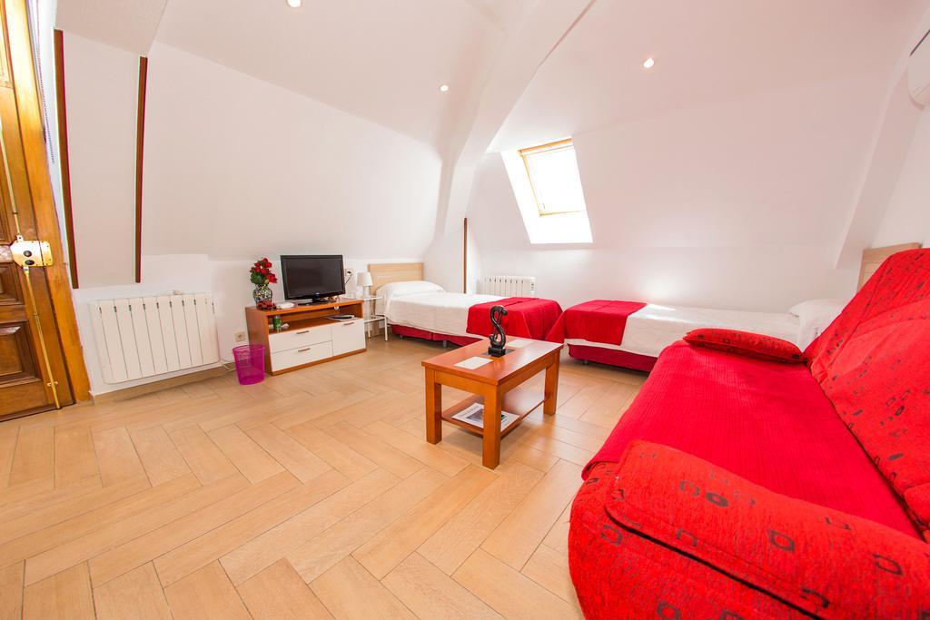 Apartamentos Madrid Centro ภายนอก รูปภาพ
